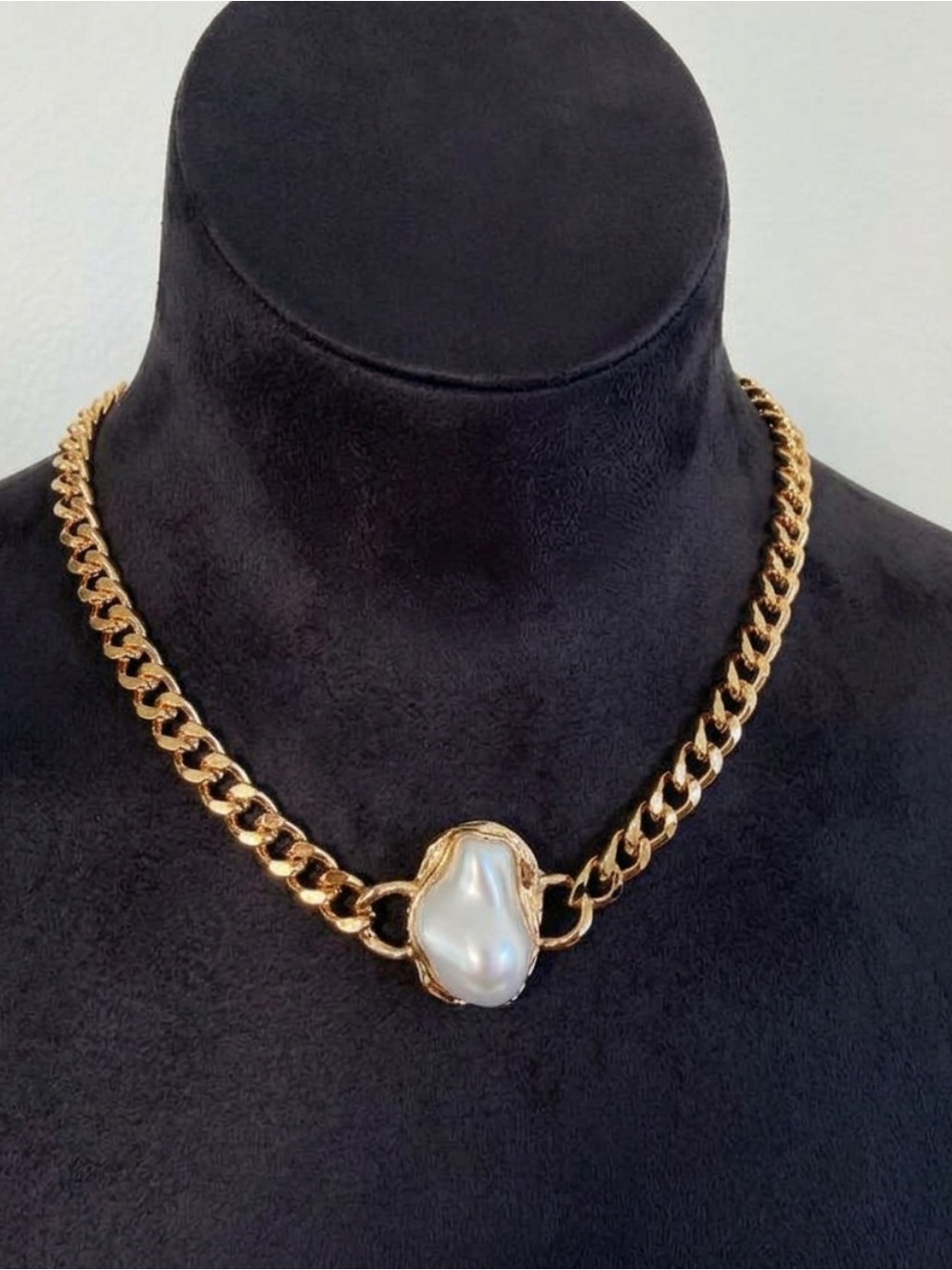 Golden Tone Chain Necklace with Baroque faux Pearl Pendant NWOT - Picture 2 of 3